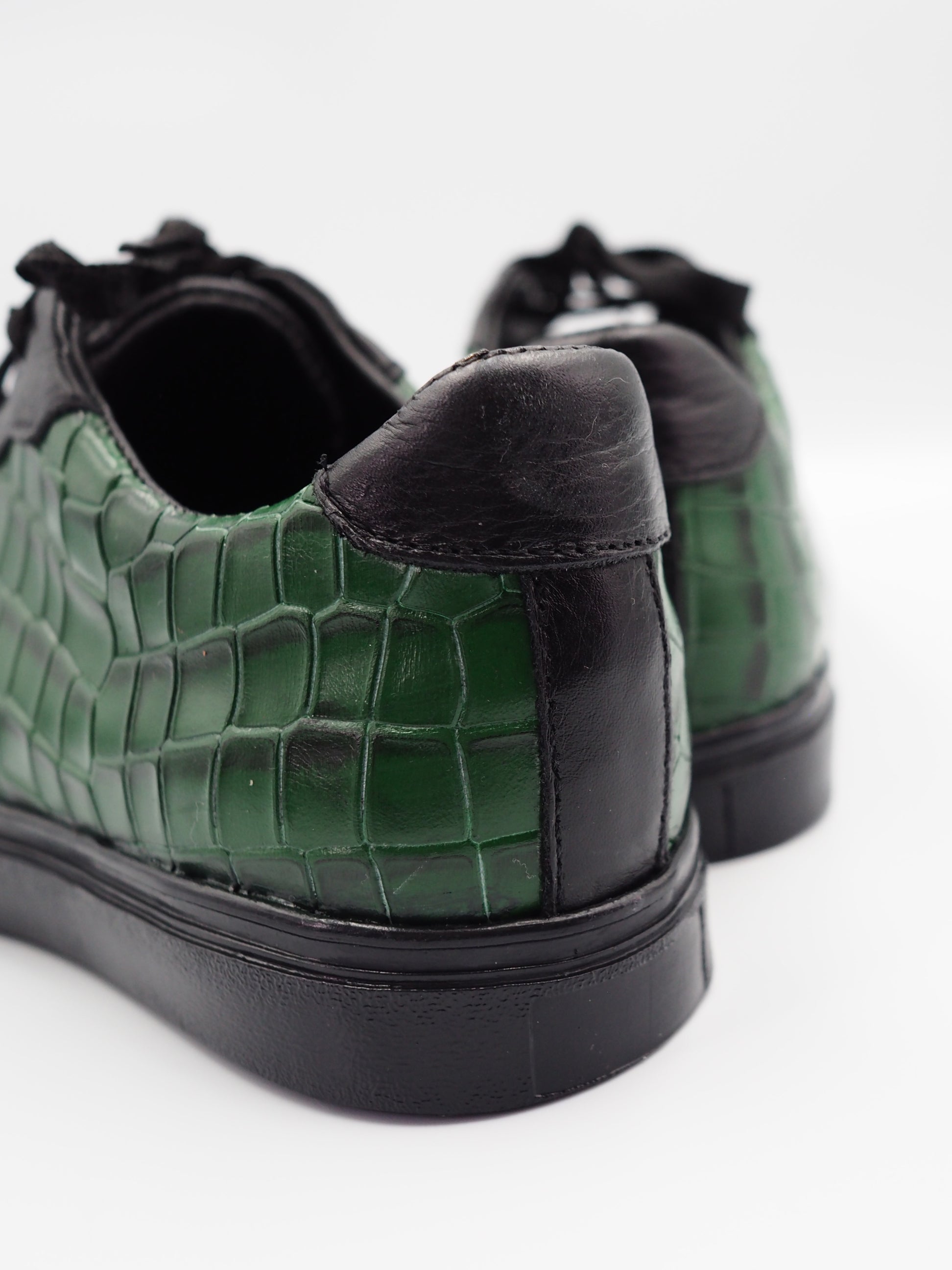 Tenis Miletto Piel Negro Textura Croco Verde